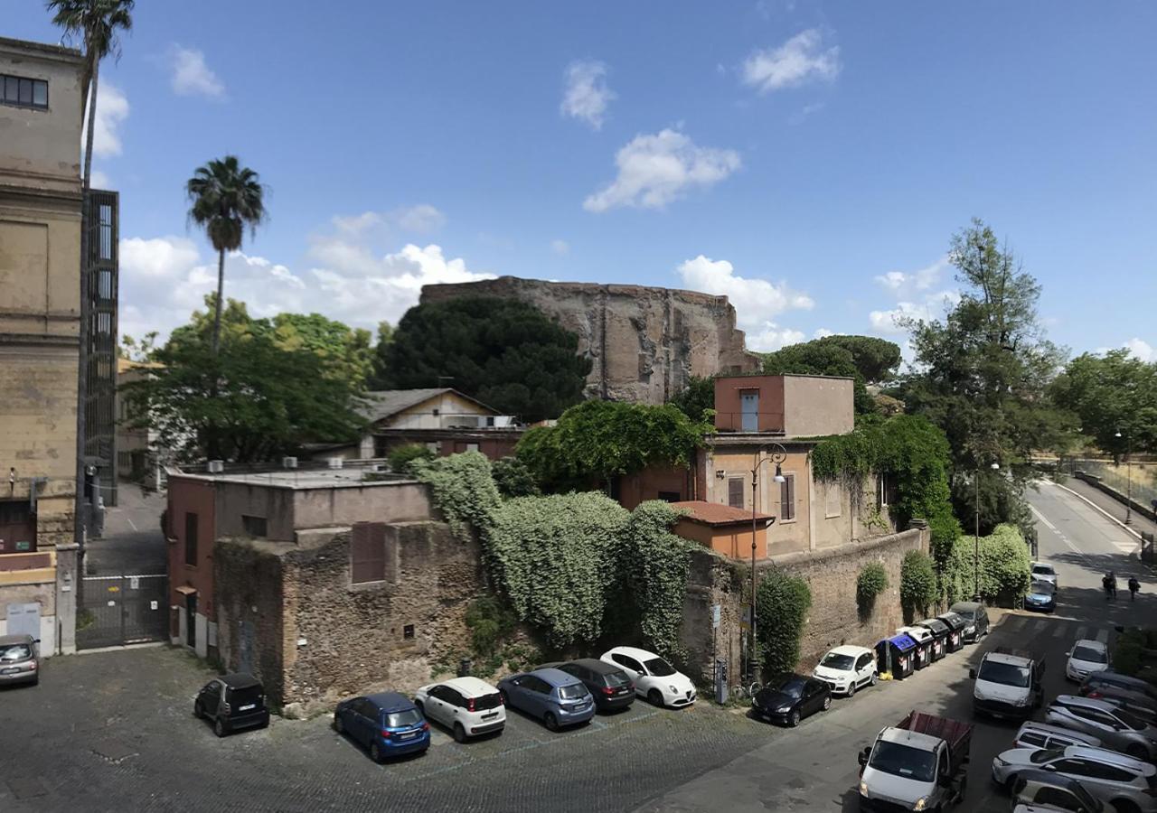 La Polveriera, Appartamenti Eleganti E Luminosi Vicino Al Colosseo Rome Luaran gambar